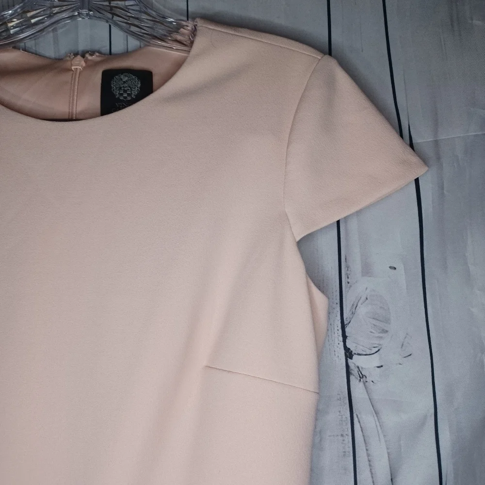 Vince Camuto Elegant Pink Scalloped short sleeve Dress - Picture 2 of 12